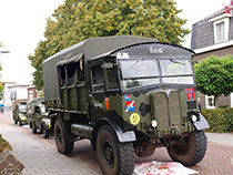 Britse bevrijdingskolonne in Mierlo.